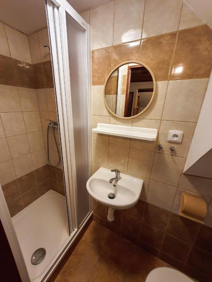 Hotel Penzion Pod můstky Harrachov Esterno foto