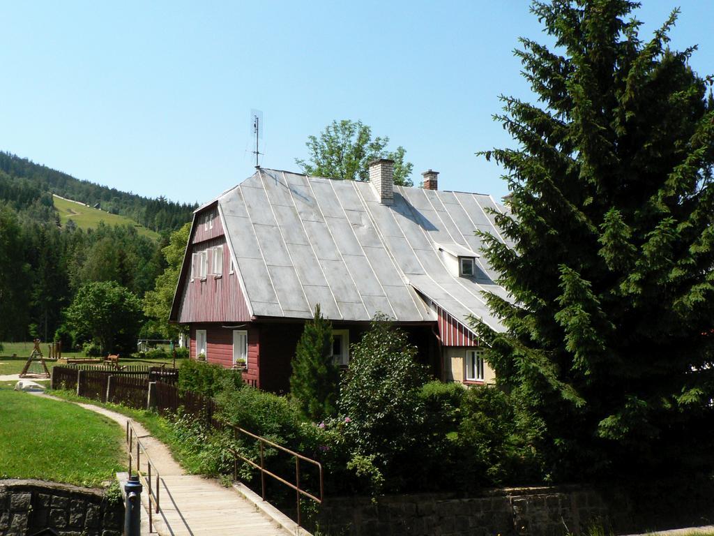 Hotel Penzion Pod můstky Harrachov Esterno foto