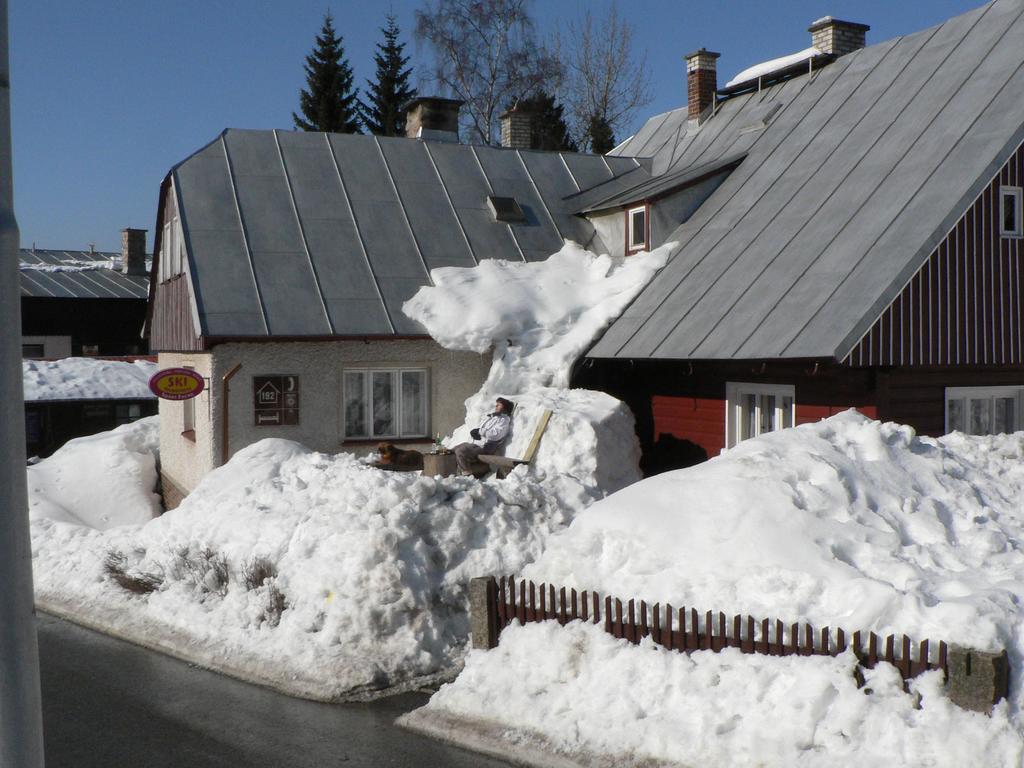 Hotel Penzion Pod můstky Harrachov Esterno foto